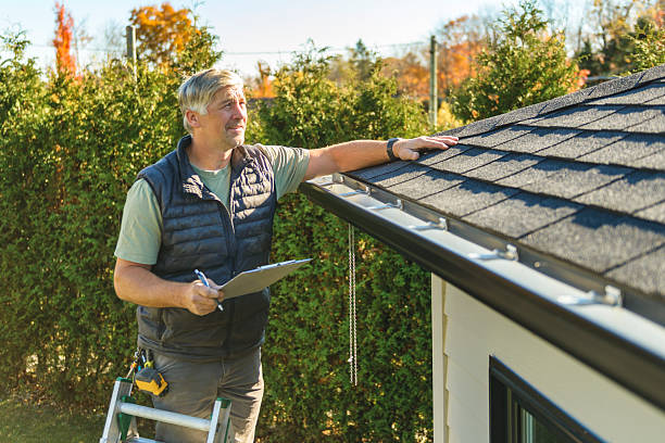 Professional Roofing technician working in Gray, IA